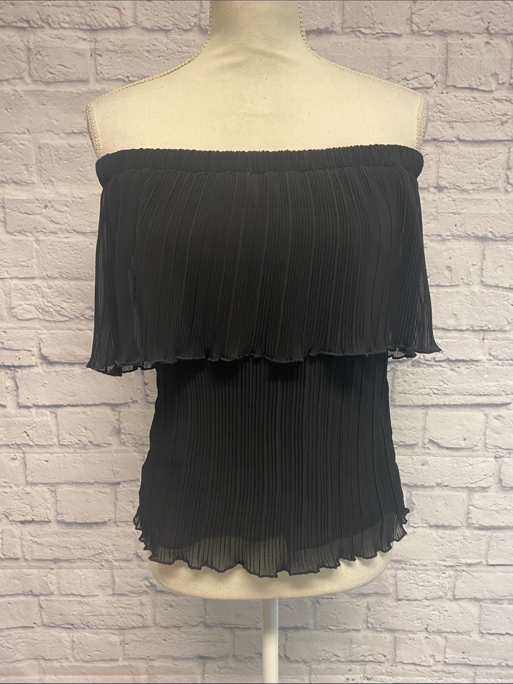NWT Express Black Off-Shoulder Pleated Top Size Small